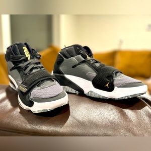 Jordan Zion 2 Black Metallic Gold